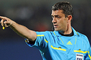 المجري فيكتور كاساي يدير مباراة الأهلي والزمالك في الدوري المصري