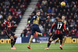 أرسنال الواثق يتمنى عرقلة انطلاقة ليستر