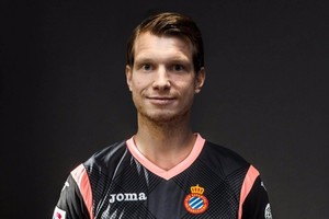 حارس اسبانيول يغيب شهرا بسبب الإصابة