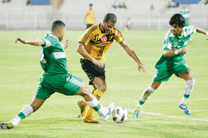 قمة بين العربي والقادسية في الدوري الكويتي