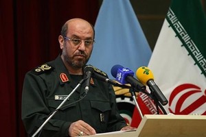 وزير الدفاع: إيران تحدث صواريخها وتحصل على نظام دفاع روسي