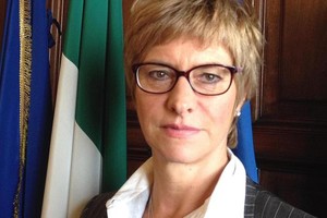 وزيرة الدفاع الإيطالية تزور الكويت الاسبوع المقبل لاستكمال صفقة مقاتلات اوربية