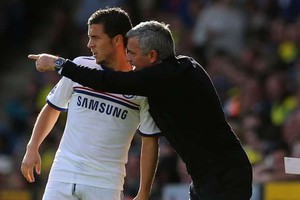 مورينهو يحذر ريال مدريد من والد هازارد