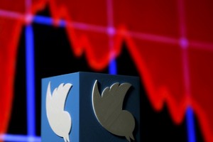 «تويتر» يخسر المزيد من مستخدميه.. رغم تقديمه المزيد من الخدمات