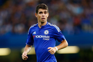 البرازيلي أوسكار يتعهد بالاستمرار مع تشلسي