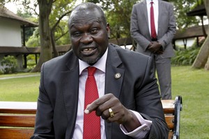 رئيس جنوب السودان سلفا كير يعيد تعيين خصمه رياك مشار نائباً للرئيس