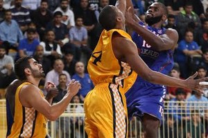 سلة الأهلي تستغني عن المحترف سي جي