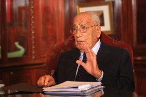 أسرة هيكل تنفي شائعة وفاته