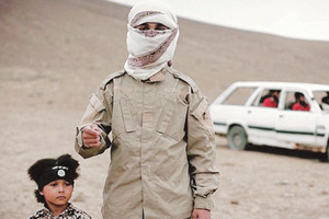 طفل بريطاني من «داعش» يفجّر سيارة بـ 3 سوريين «جواسيس»