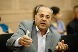 الطيبي لا يرى جدوى من استئناف المفاوضات بين الفلسطينيين وإسرائيل