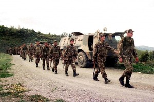 الجيش الجزائري يكتشف ويدمر 18 قنبلة تقليدية