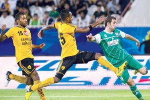 بطولة الكويت: القادسية يهزم العربي ويبتعد في الصدارة