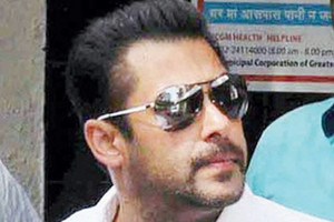 سلمان خان يضرب حارسه الشخصي