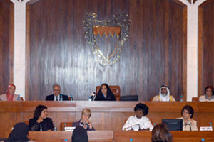 'الميثاق' ودستور 2002 أكدا مشروعية حقوق المرأة البحرينية