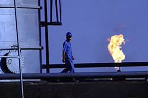 دبي تسيطر على تسرب غاز في حقل فتح البحري