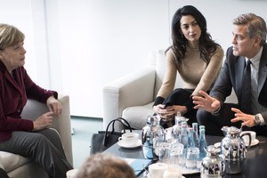 كلوني ينتقد تصريحات ترامب عن المسلمين في برلين