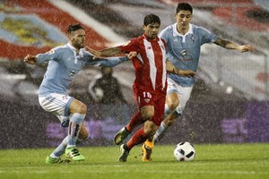 بطولة إسبانيا: إشبيلية يبقى في صراع دوري الأبطال