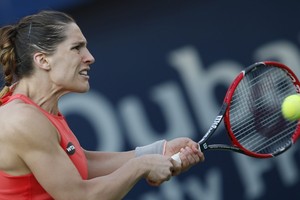 بيتكوفيتش تتأهل إلى الدور الثاني في بطولة دبي للتنس