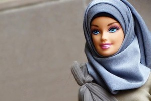 بالصور ... دمية 'باربي' تسوق عبر 'حِجاربي' للحجاب على انستغرام