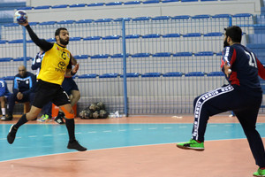 شاهد بالصور... الأهلي يكسب قمة كرة اليد البحرينية