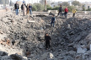 هيومن رايتس ووتش تطالب سورية وروسيا بوقف الهجمات على المدارس والمستشفيات