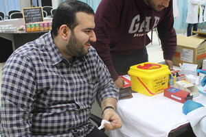 طلبة جامعة الخليج العربي ينظمون حملة للتبرع بالدم