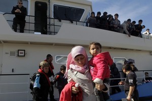 سفن حلف الناتو تصل إلى بحر إيجه لمراقبة تهريب المهاجرين