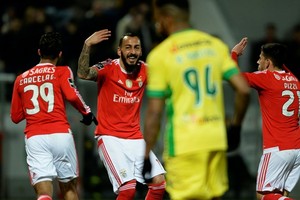 بطولة البرتغال: بنفيكا يعود إلى الانتصارات وينتزع الصدارة مؤقتا