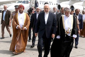 ظريف وبن علوي يبحثان أزمة سورية وتحديد 'التنظيمات الإرهابية'