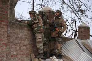 إطلاق كثيف للنار في كشمير مع دخول عملية التخلص من المسلحين يومها الثالث