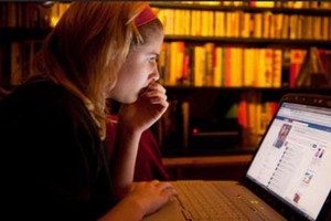 دراسة: من أجل استخدام صحي للفيسبوك... لا تقارن حياتك بالآخرين