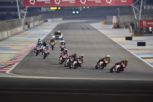 النعيمي يواصل التحليق في بطولة السوبر بايك