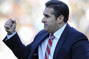 غرناطة الإسباني يقيل مدربه ساندوفال