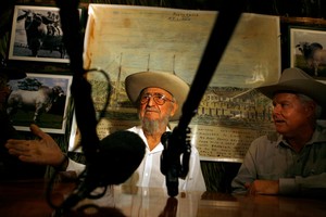 وفاة رامون الشقيق الأكبر لفيدل كاسترو عن 91 عاماً