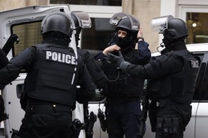 اعتقال معلم فرنسي زعم أنه تعرض لهجوم من 'داعش'