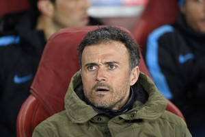 انريكي يمنح لاعبي برشلونة راحة لمدة يومين بعد الفوز على أرسنال