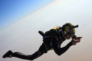 تغريدة من ارتفاع 13 ألف قدم في دبي