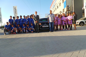 'ستروين البحرين' ترعى أنشطة فريق كرة القدم في المدرسة الفرنسية 