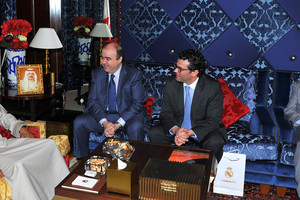 ناصر بن حمد يشيد بالدور الرياضي الخيري لريال مدريد البحرين