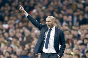 تعادل ملقة يثير شكوكاً حول استمرار زيدان مع ريال مدريد