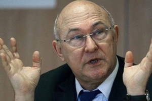 وزير مالية فرنسا يقول إنه 'يعتقد بقوة' أن بريطانيا ستظل في الاتحاد الأوروبي