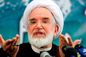 المعارض الإيراني البارز كروبي يدلي بصوته في الانتخابات