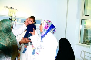 استخراج مسمار من معدة رضيع دون تدخل جراحي في الإمارات