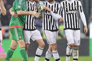 شاهد بالصور... يوفنتوس يستعيد الانتصارات في الدوري الايطالي بالفوز على إنتر ميلان
