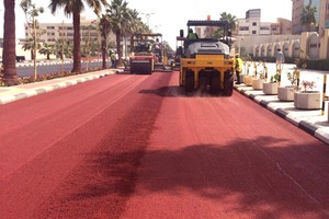 أمانة الشرقية في الدمام تستخدم 'الإسفلت الأحمر' لأول مرة في السعودية