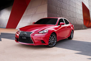 'لكزس البحرين' تعلن عروض خاصة على سيارات IS 200t و ES 350