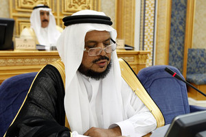 صحيفة: عضو الشورى السعودي يهاجم كتاباً وصحافيين