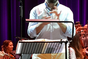 اعشق الغناء قبل التمثيل ... واغني بالتركية وقريبا بالعربية