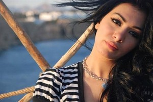 إخلاء سبيل الضابطين المتهمين بهتك عرض الفنانة المصرية ميرهان حسين