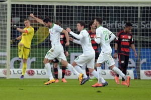 'العجوز' بيتزارو اكبر لاعب يسجل ثلاثية في الدوري الألماني